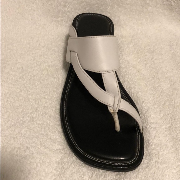 Clarks white strappy sandal - Picture 2 of 3